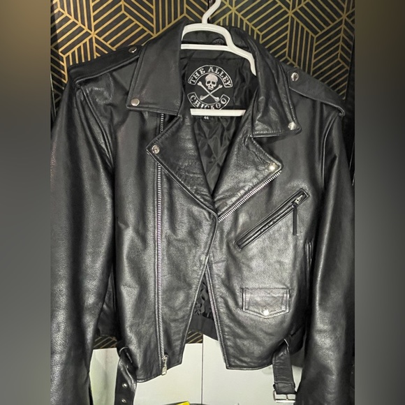 Men’s Leather Jacket - Picture 1 of 5